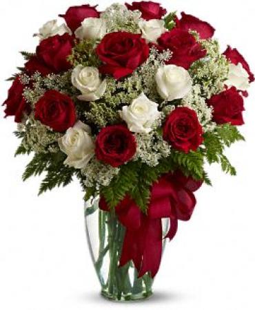 Love\'s Divine - 20 Premium Long Stemmed Roses