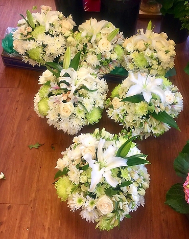 White and Green Centerpieces