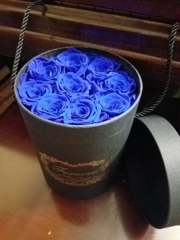 Forever Love Roses Electric Blue Classic Size
